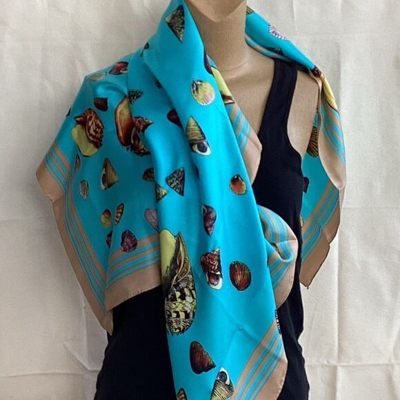Vintage Oversized seashell print scarf. SC0141 - Picture 2 of 9